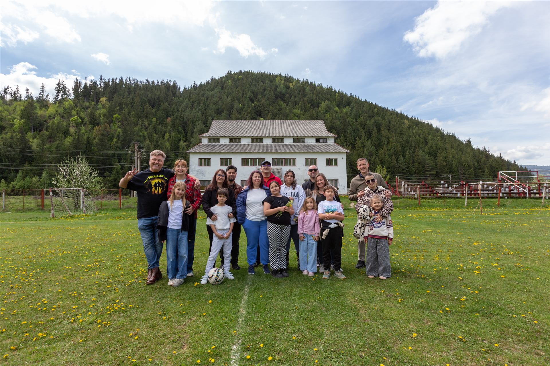 Community members at Asociatia Paideia Balan