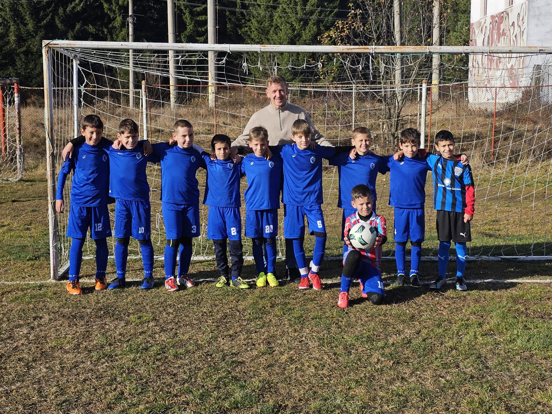Junior football at CS Minerul Balan - photo 2