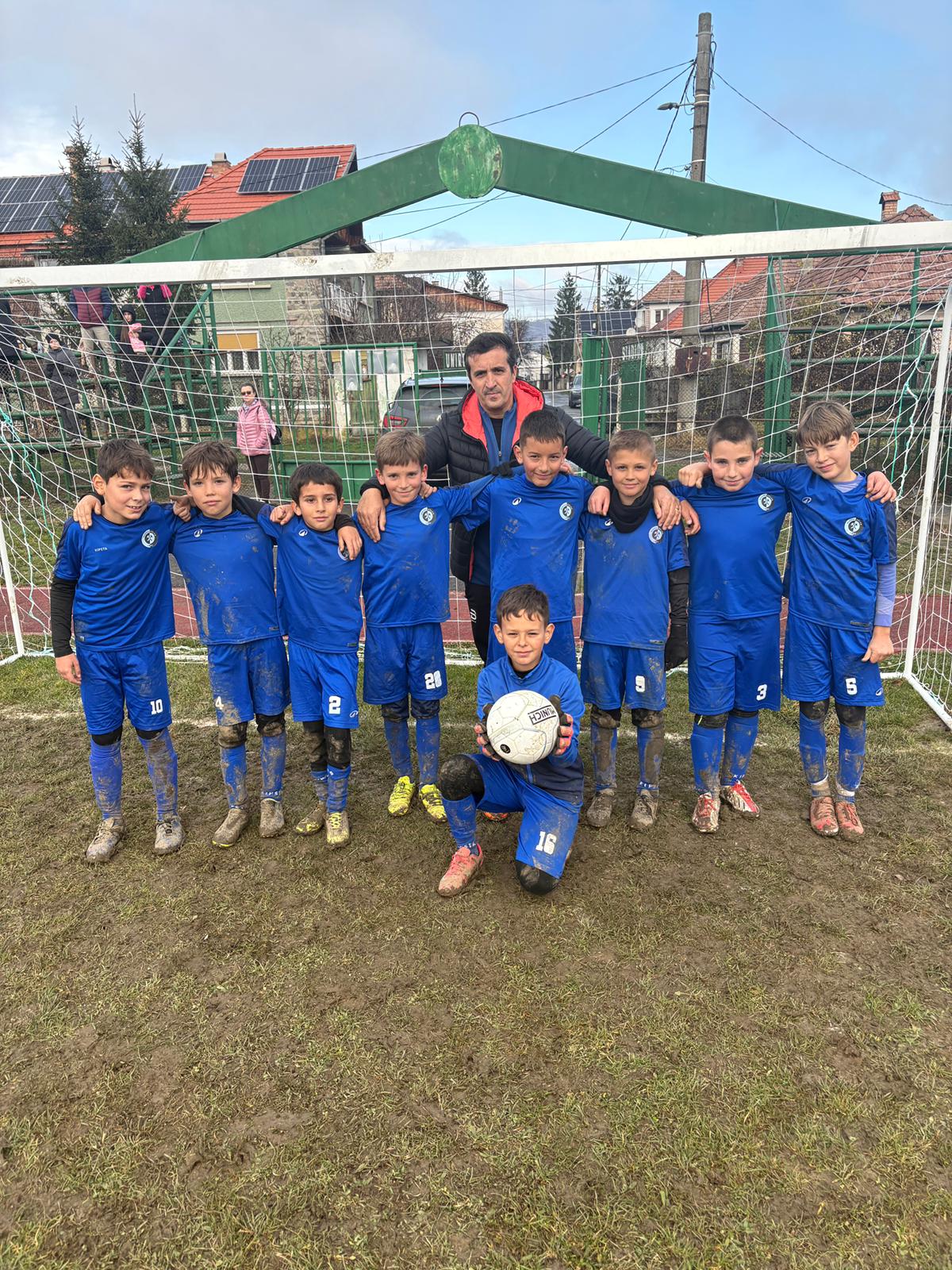 Junior football at CS Minerul Balan - photo 4
